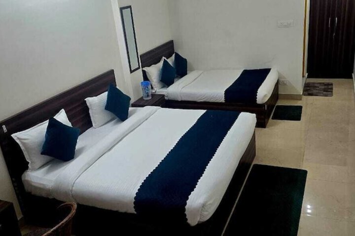 Room 5 of 17