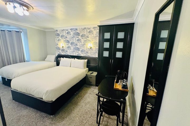 Room 2 of 41