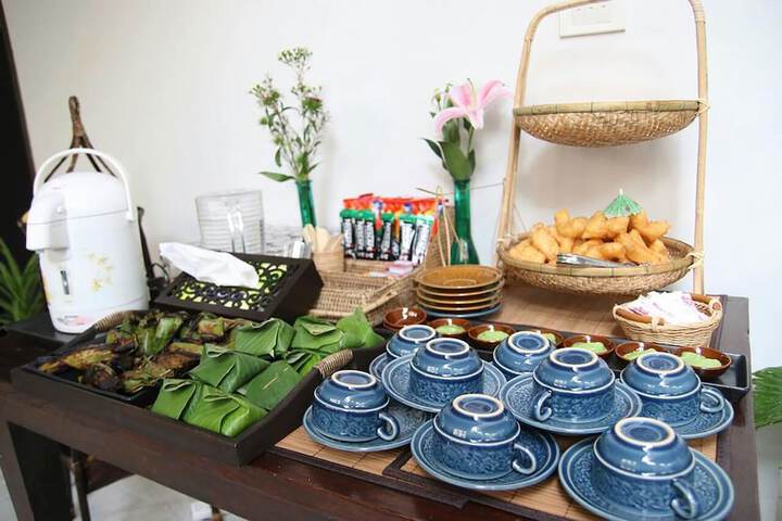 Breakfast/Coffee Service 60 of 66