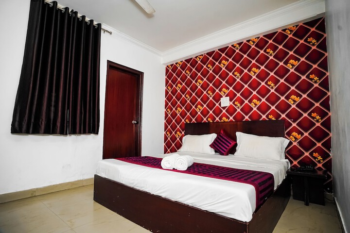 Room 13 of 20