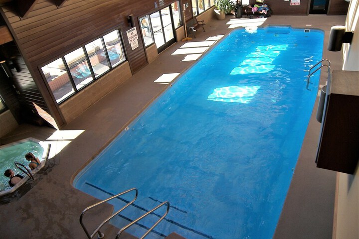 Pool 20 of 36