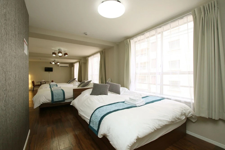 Room 4 of 15