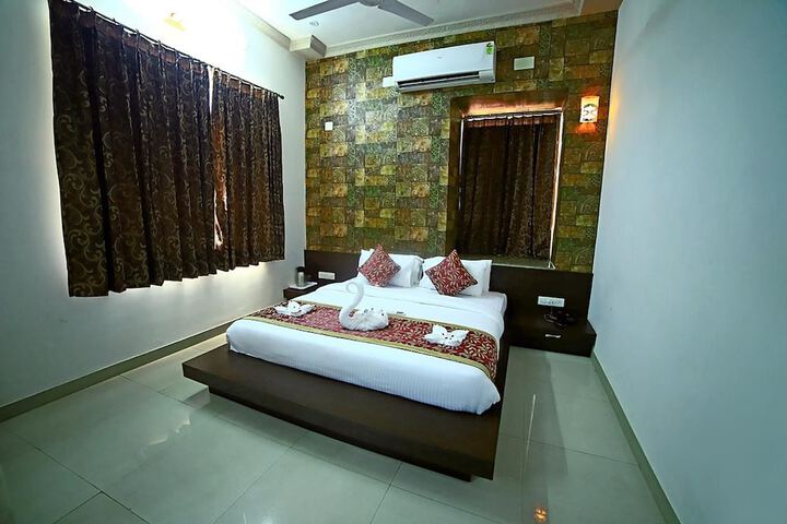 Room 9 of 52