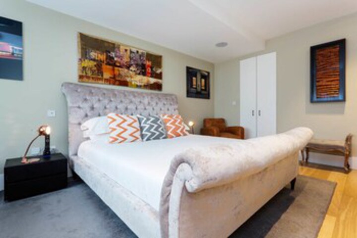 Room 15 of 26