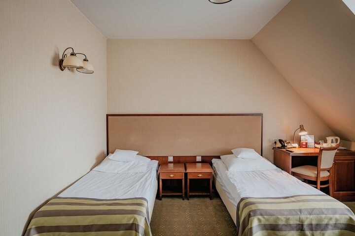 Room 28 of 75