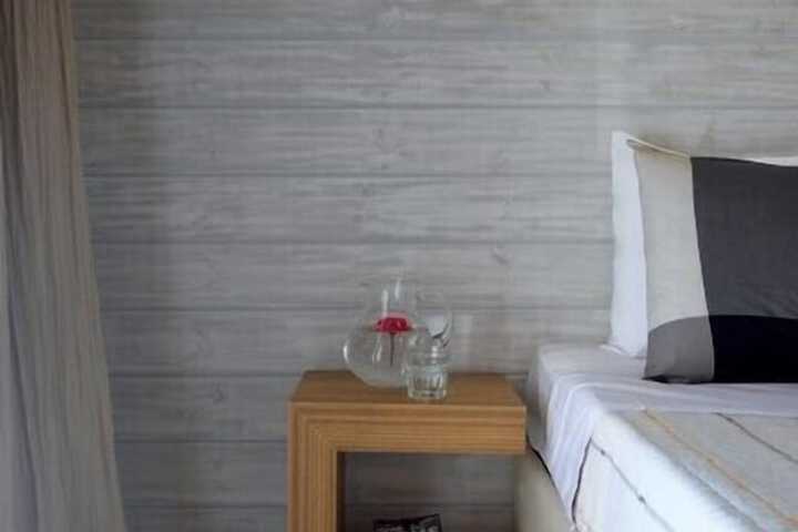 Room 2 of 48