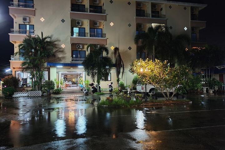 Hotel Entry