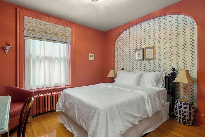 Room 16 of 22