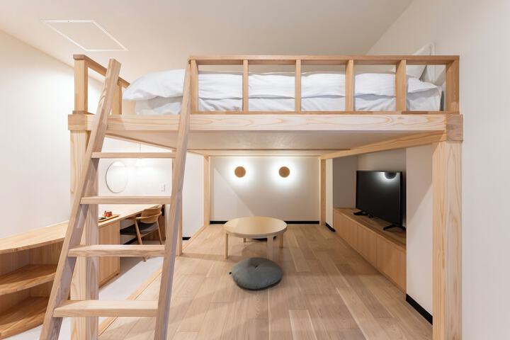 Room 7 of 53