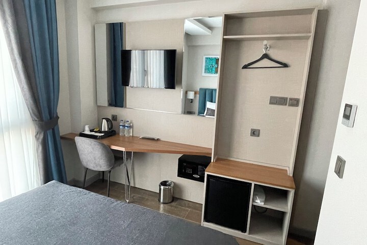 Room 3 of 22