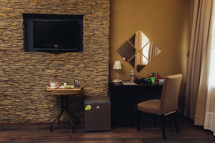 Room 16 of 27