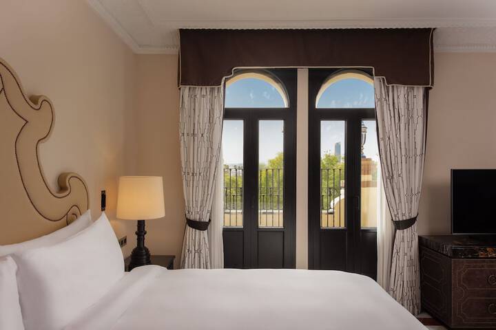 Room 54 of 210