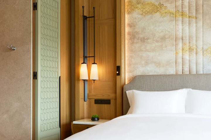 Room 19 of 110