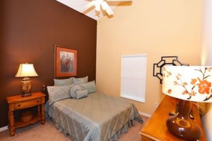 Room 10 of 25