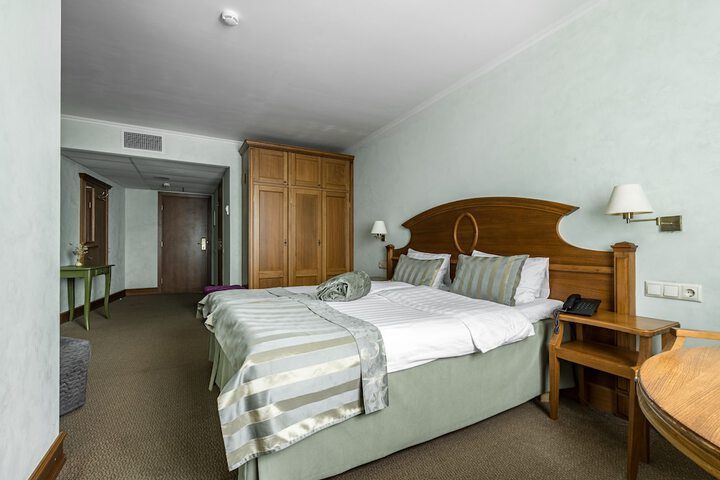 Room 25 of 75