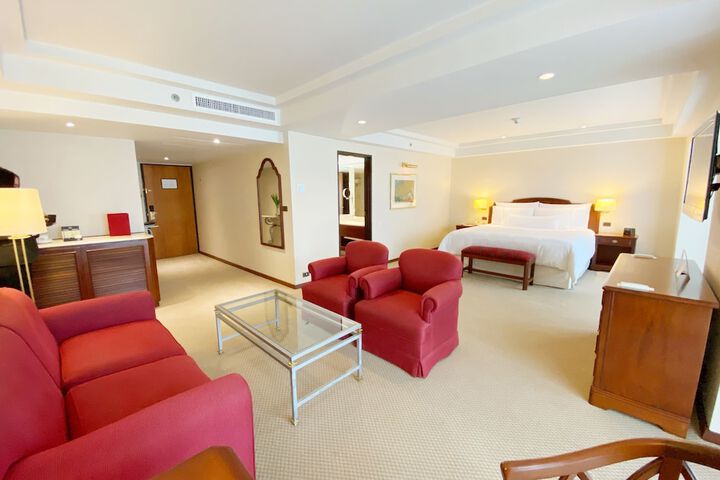 Room 12 of 170