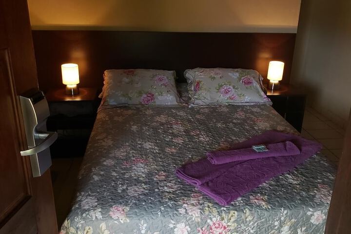 Room 9 of 37