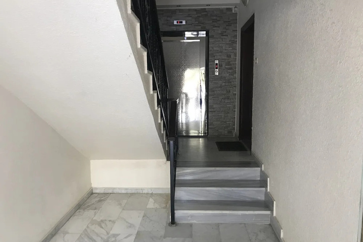 Room 10 of 20