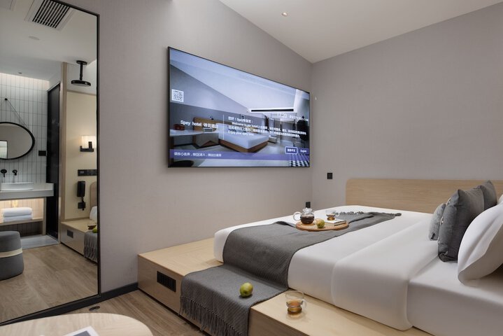 Room 3 of 16