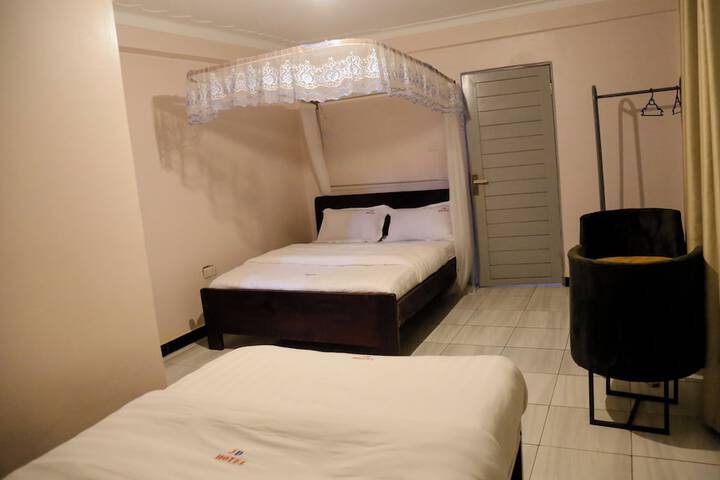 Room 4 of 39