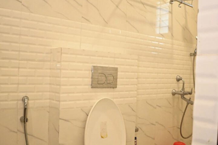 Room 15 of 15