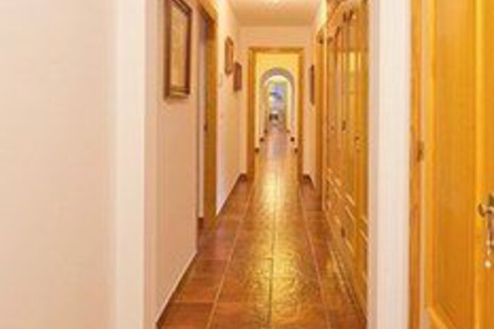Ballroom/Hall 15 of 30