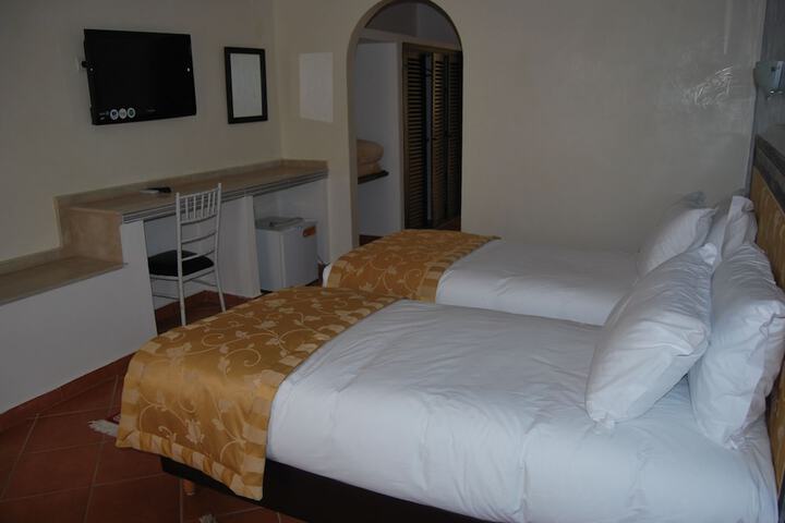 Room 6 of 29