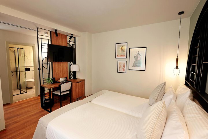Room 53 of 88