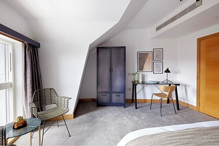 Room 15 of 43