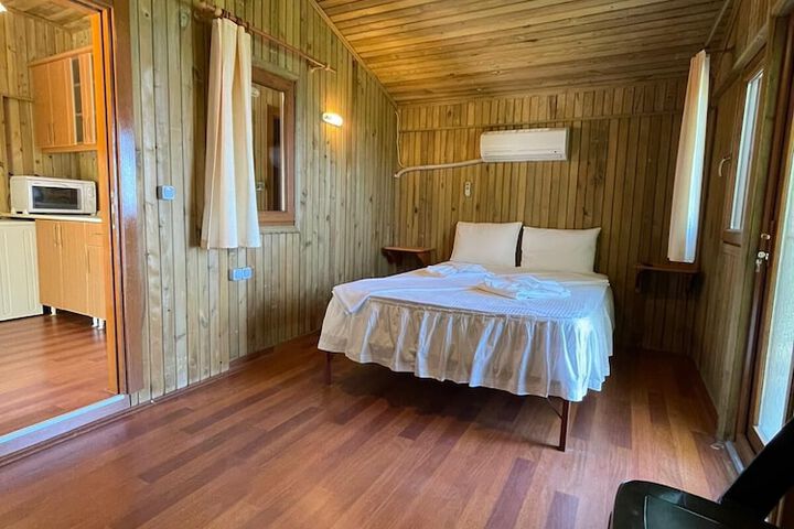 Room 5 of 72