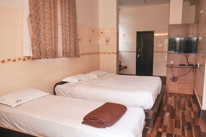 Room 4 of 34
