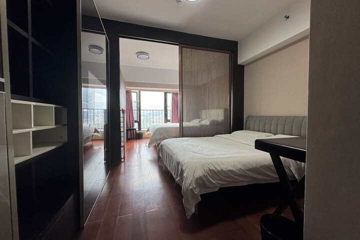 Room 20 of 28