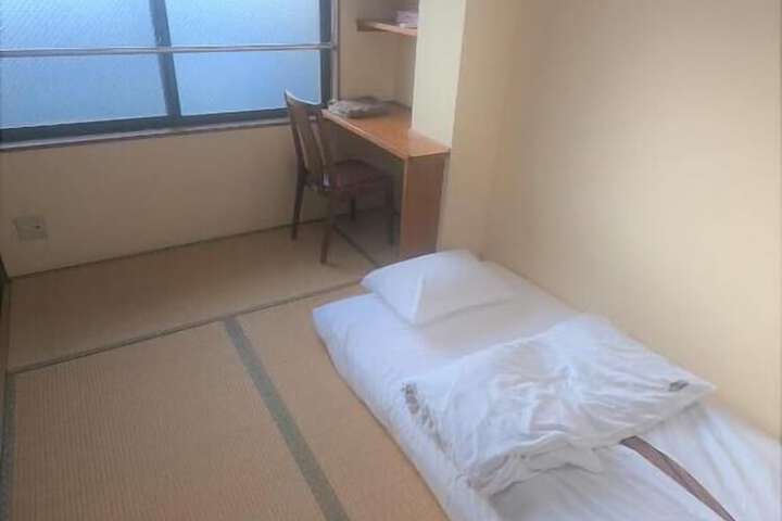 Room 13 of 39
