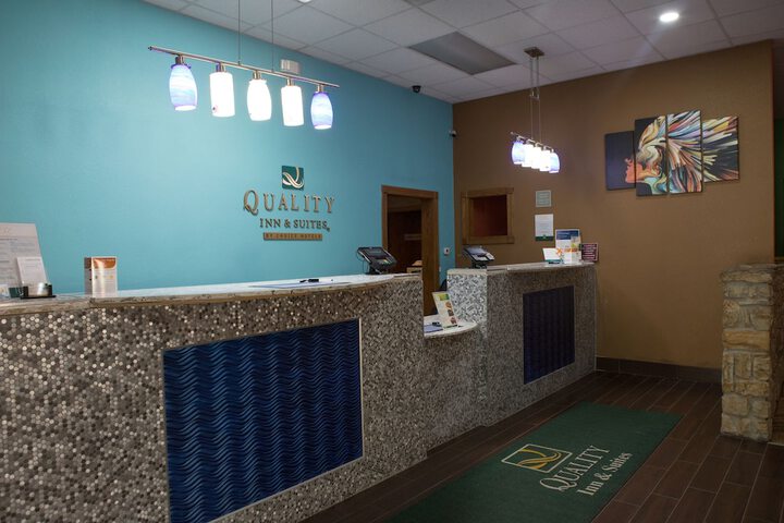 Check-in/check-out kiosk