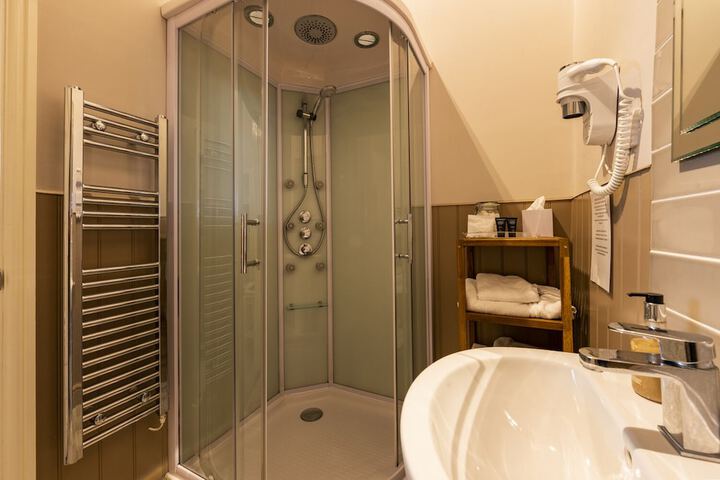 Room 40 of 101
