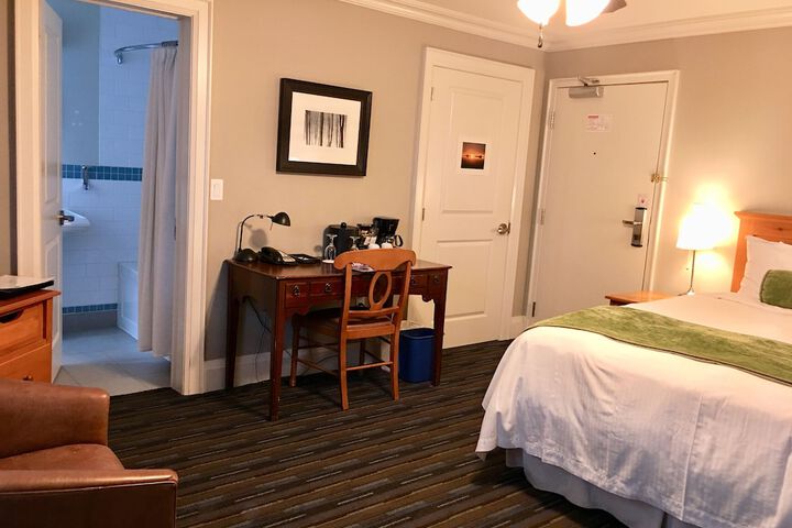 Room 5 of 75