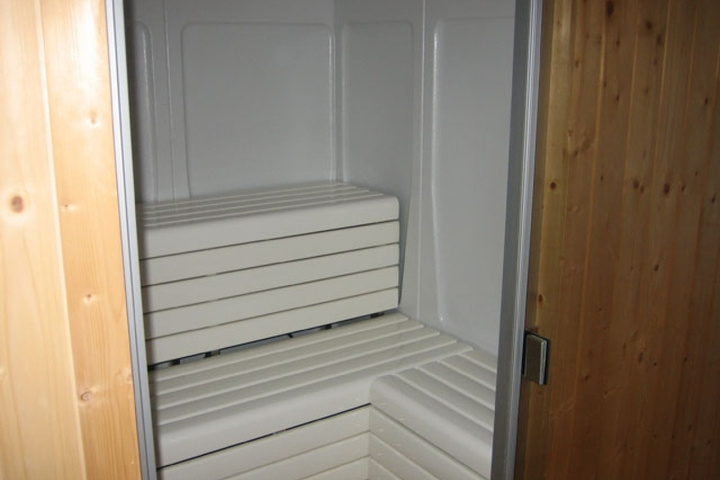 Room 5 of 10