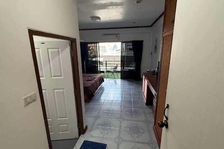 Room 9 of 15
