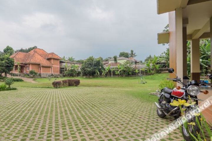 RedDoorz Syariah at Cisarua Puncak Bogor