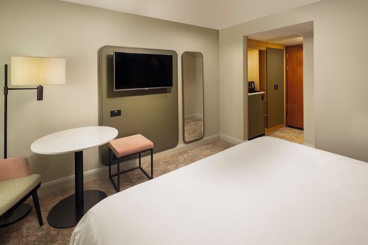 Room 41 of 179