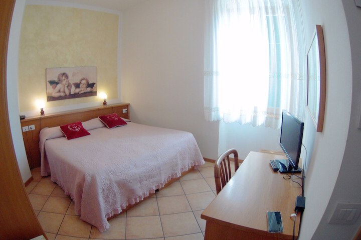 Room 15 of 47