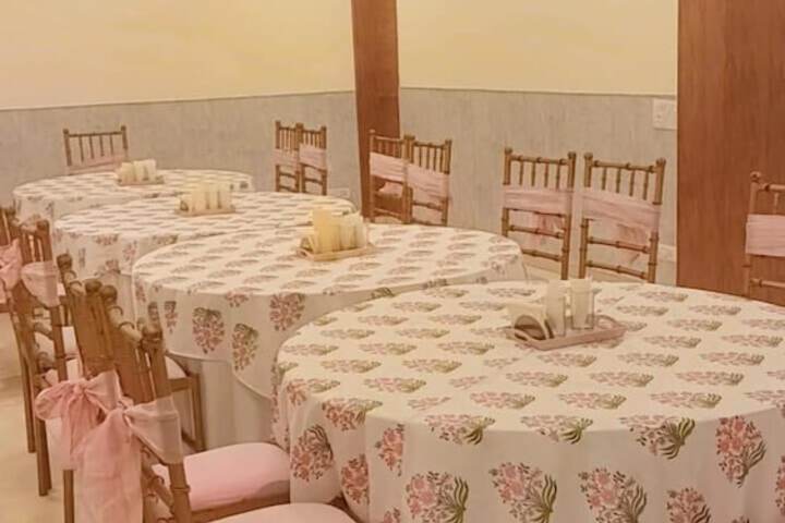 Dining 14 of 15