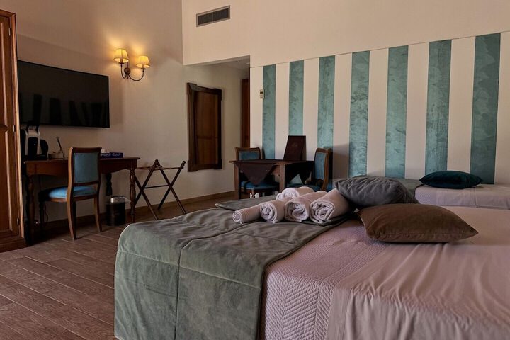 Room 10 of 72