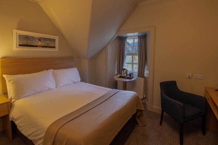 Room 9 of 79