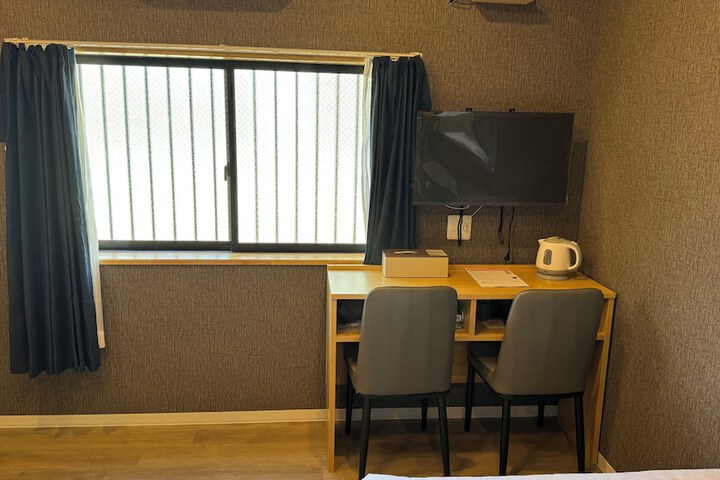 Room 13 of 68