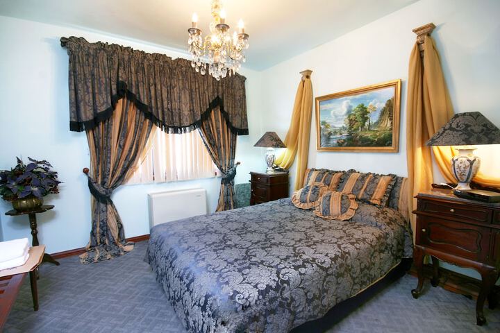 Room 4 of 35
