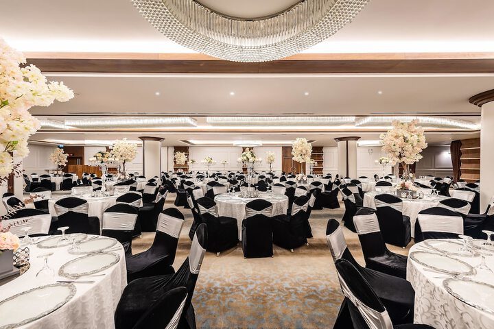 Ballroom/Hall 159 of 175