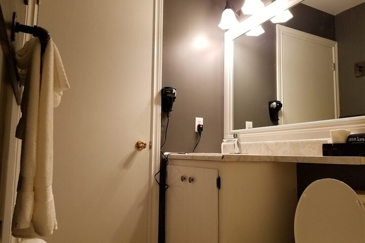Room 30 of 35
