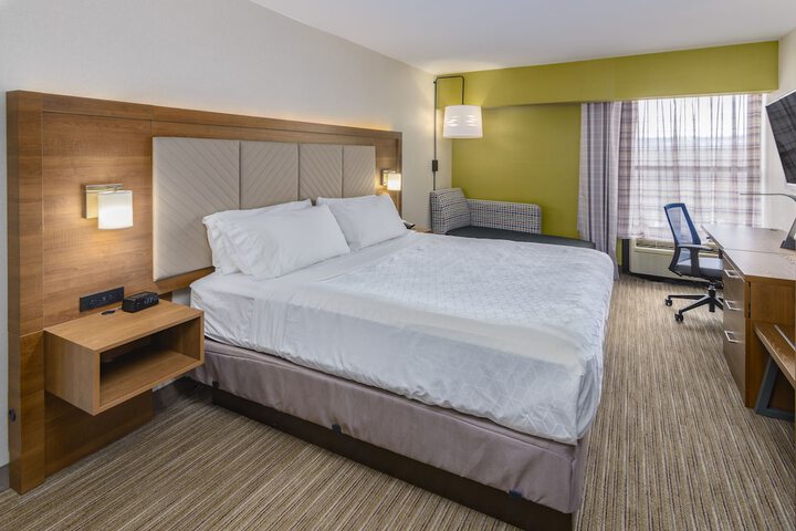 Standard | King Bed (1 of 21)