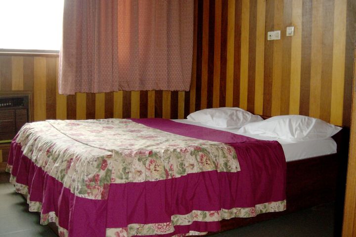 Room 3 of 26